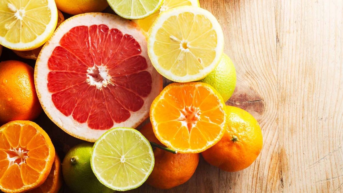    Vitamin C có nhiều trong cam, bưởi giúp giảm mỡ máu