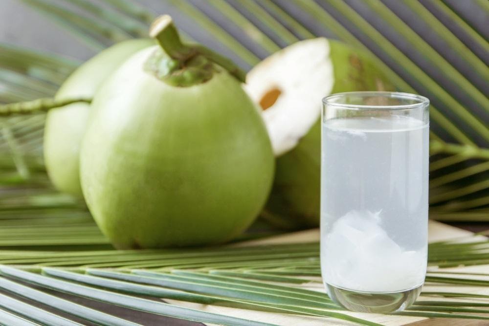    Nước dừa giúp bù nước cho trẻ bị tiêu chảy